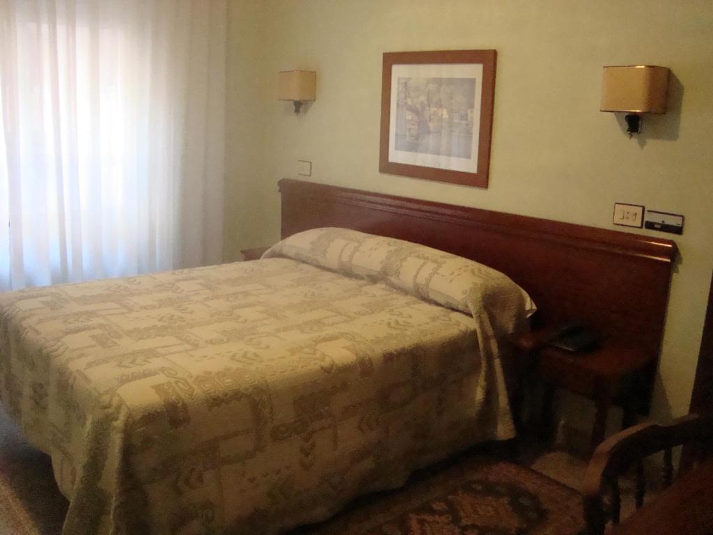 Avenida Gijon Centro Hotel Room photo