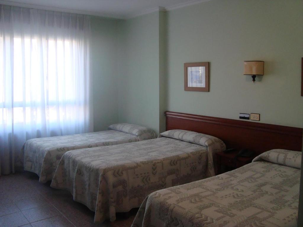 Avenida Gijon Centro Hotel Room photo